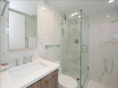 Two Bedroom Walk to Beach Rental Condo in Siesta Key